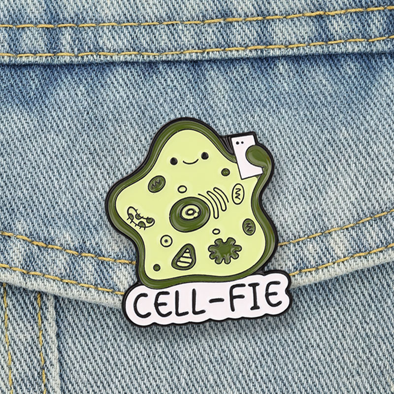 Science Buddies - Przypinki emaliowane CELL-FIE z motywem biologii,